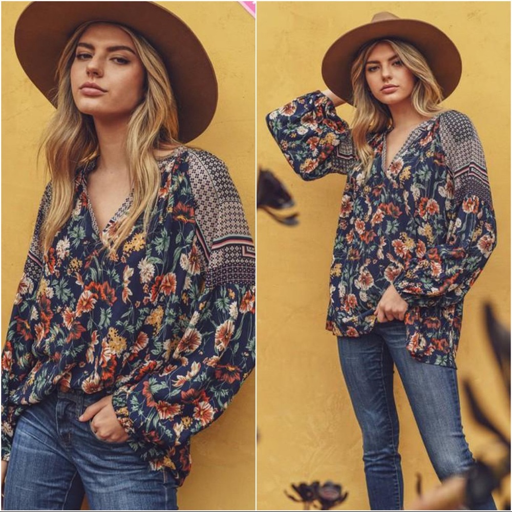 ✨LAST ONE✨WILD BLOOMER TUNIC-NAVY/MULTI - Picture 3 of 4